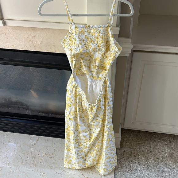 Makenna Midi Dress in Butter Floral The Drop Size Medium NWT - Picture 4 of 12